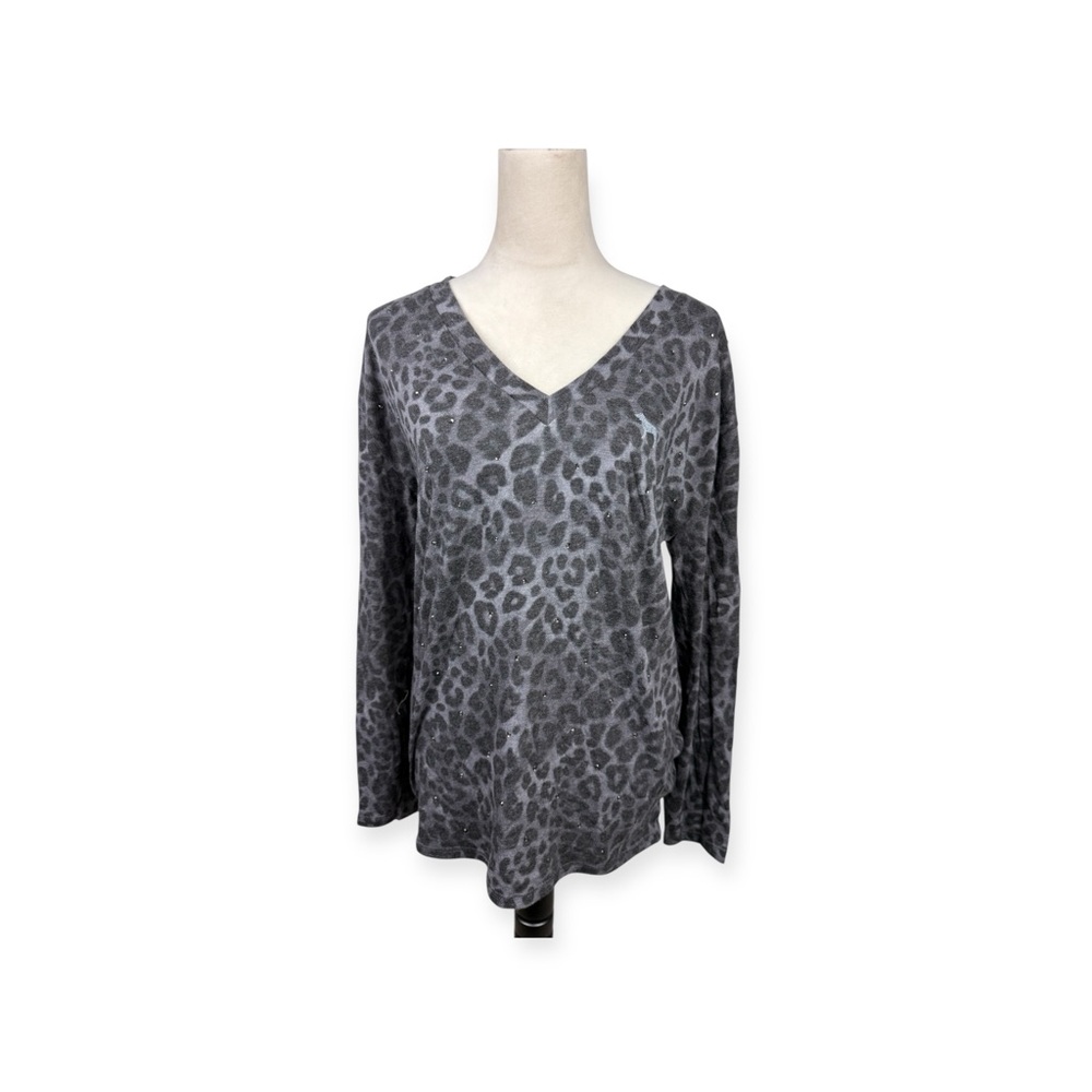PINK Victoria’s Secret gray animal print long sleeve t-shirt size small